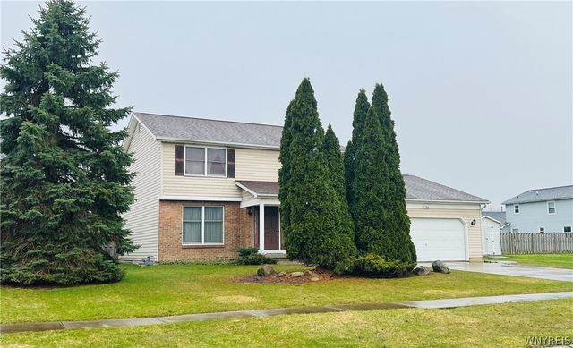 204 Holiday Lane, Hamburg, NY 14075