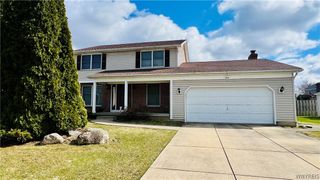 204 Holiday Lane, Hamburg, NY 14075