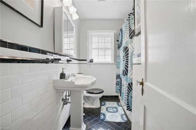 1141 Jamestown CRES, Norfolk, VA 23508
