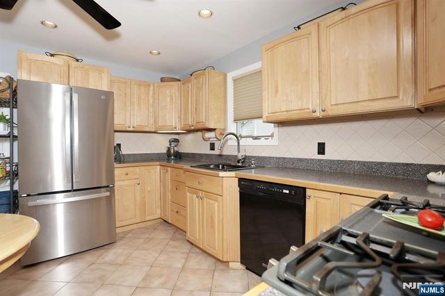 94 Smith Avenue, Bergenfield, NJ 07621