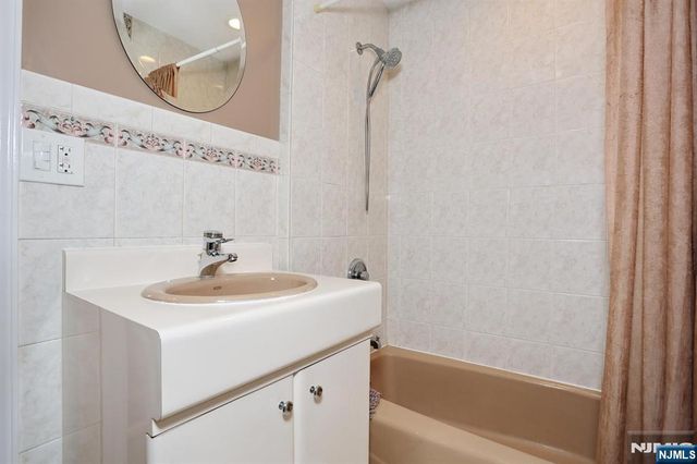 94 Smith Avenue, Bergenfield, NJ 07621