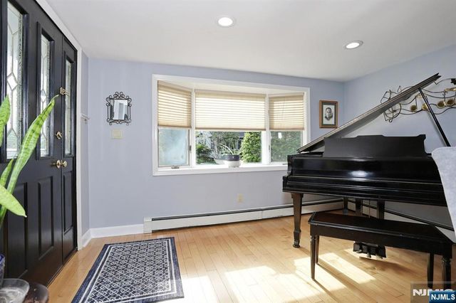 94 Smith Avenue, Bergenfield, NJ 07621