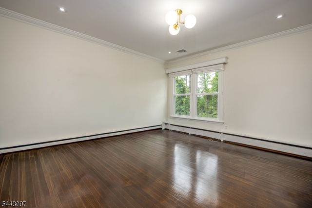 11 Gates Pl, Wayne Twp., NJ 07470