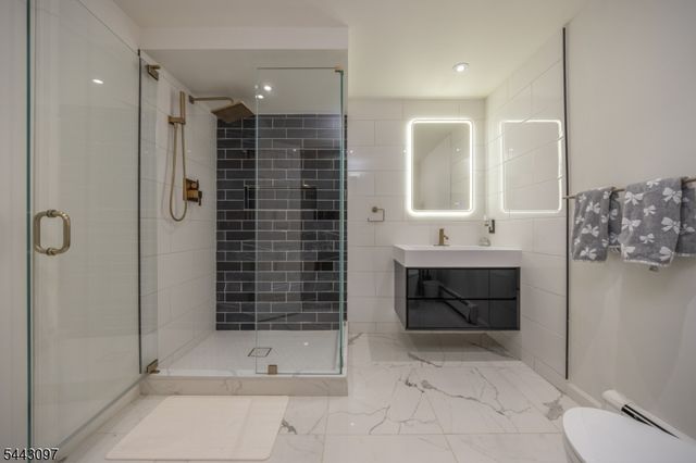 11 Gates Pl, Wayne Twp., NJ 07470