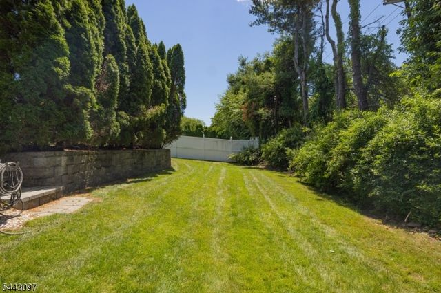 11 Gates Pl, Wayne Twp., NJ 07470