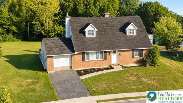 3165 Birch Circle East, Whitehall Twp, PA 18052