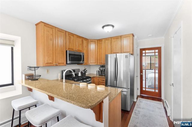 102 West Ridge Mews, Wood Ridge, NJ 07075