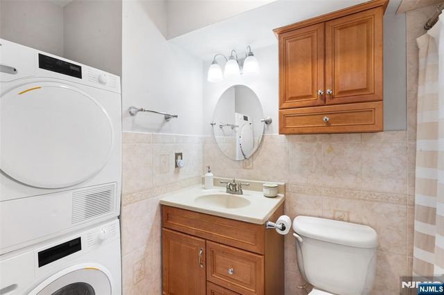 102 West Ridge Mews, Wood Ridge, NJ 07075