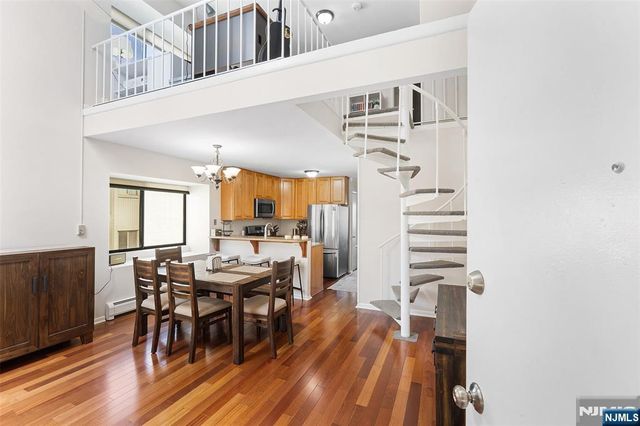 102 West Ridge Mews, Wood Ridge, NJ 07075