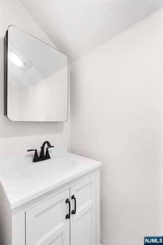 102 West Ridge Mews, Wood Ridge, NJ 07075