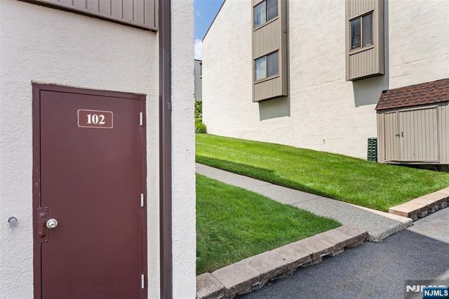 102 West Ridge Mews, Wood Ridge, NJ 07075
