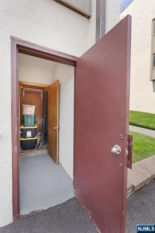 102 West Ridge Mews, Wood Ridge, NJ 07075