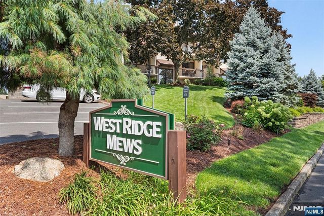 102 West Ridge Mews, Wood Ridge, NJ 07075