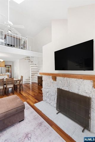 102 West Ridge Mews, Wood Ridge, NJ 07075
