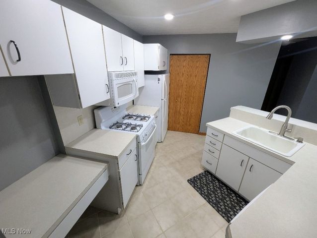 1133 Red Tail Hawk Court 6, Boardman, OH 44512