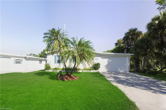 234 Riverwood RD, Naples, FL 34114