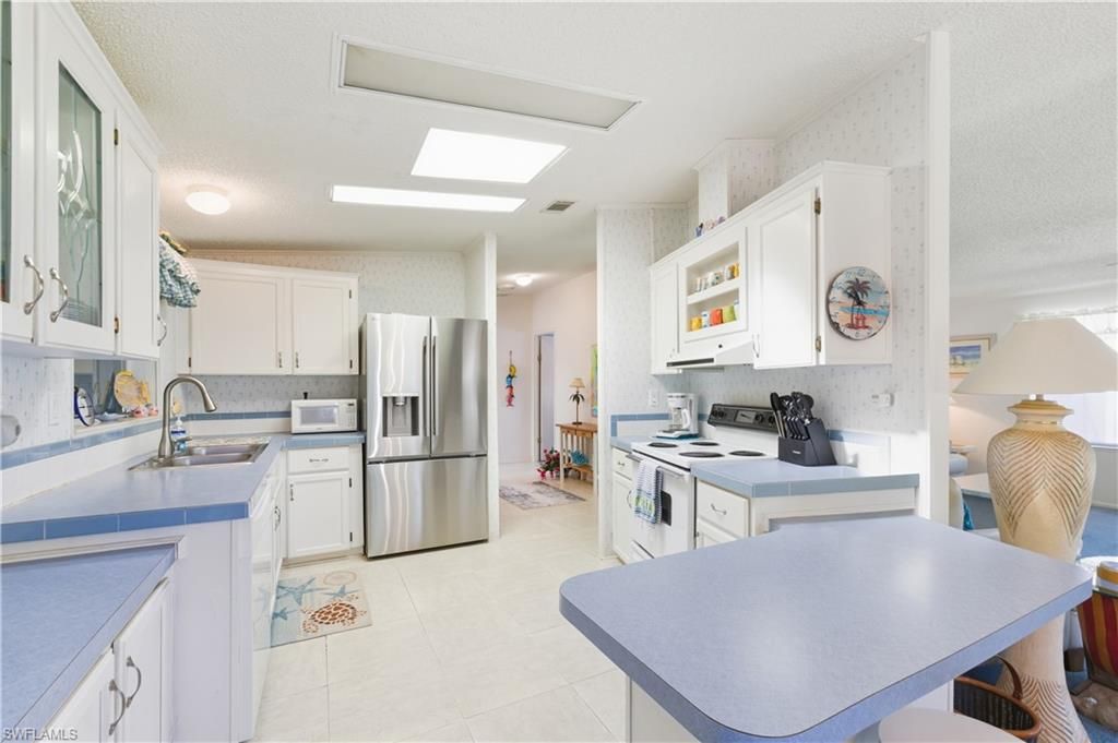 234 Riverwood RD, Naples, FL 34114