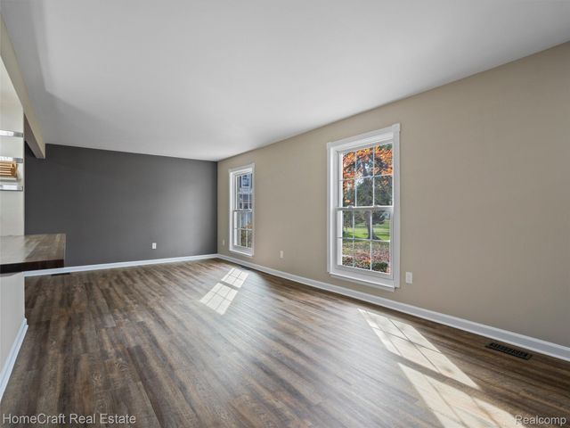 44511 N UMBERLAND Circle, Canton Charter Township, MI 48187