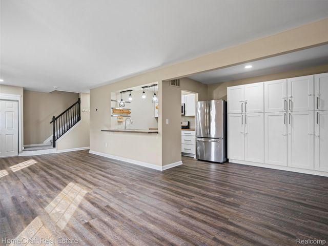 44511 N UMBERLAND Circle, Canton Charter Township, MI 48187