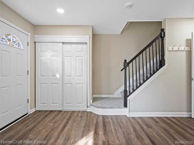 44511 N UMBERLAND Circle, Canton Charter Township, MI 48187