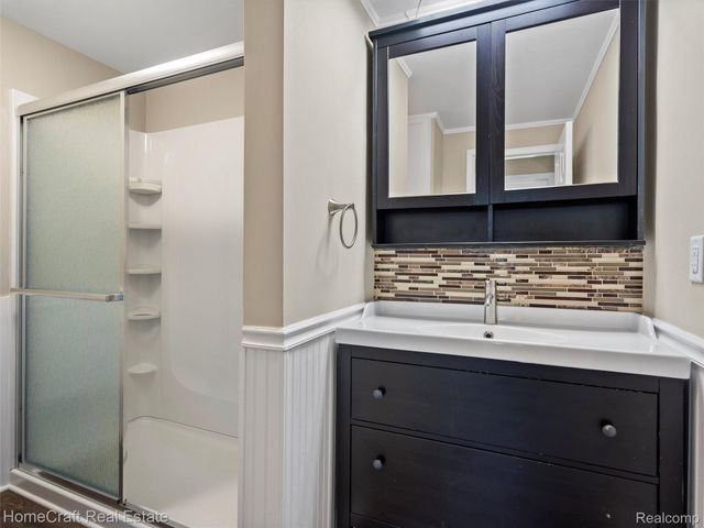 44511 N UMBERLAND Circle, Canton Charter Township, MI 48187