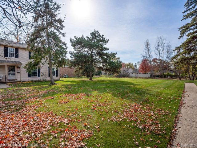 44511 N UMBERLAND Circle, Canton Charter Township, MI 48187