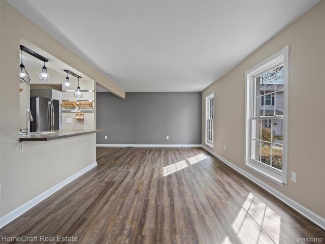 44511 N UMBERLAND Circle, Canton Charter Township, MI 48187