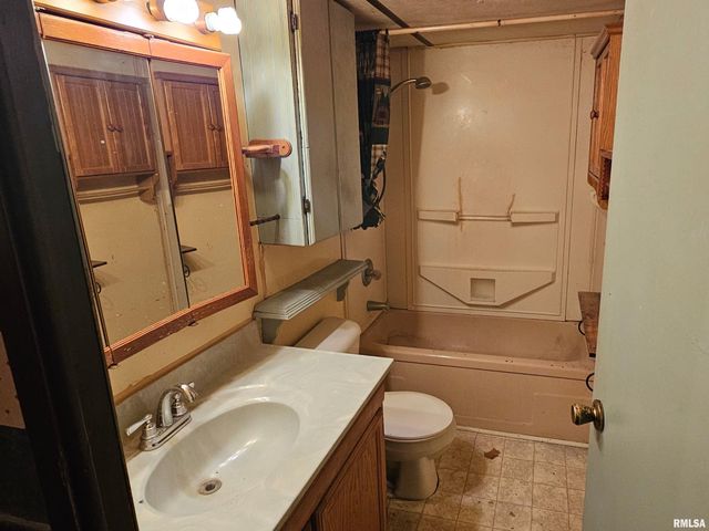 5274 NORTON Road, Sandoval, IL 62882