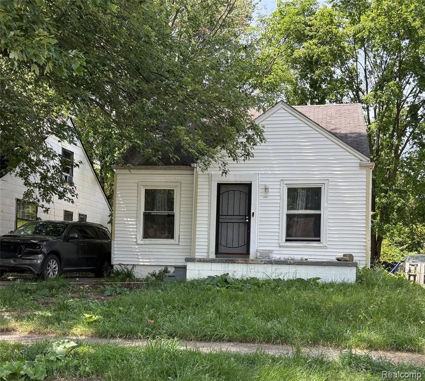 9251 Minock Street, Detroit, MI 48228