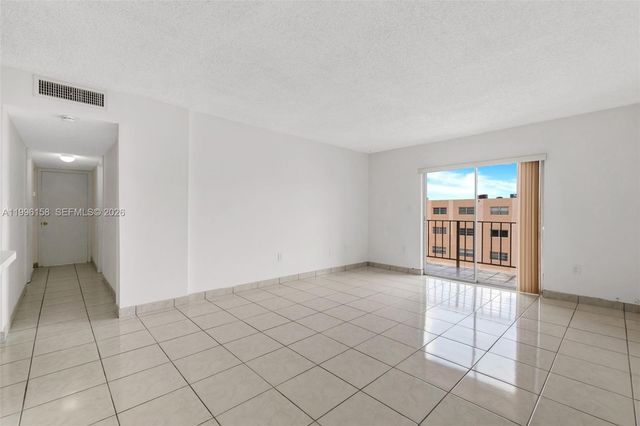 6130 W 19th Ave 305, Hialeah, FL 33012