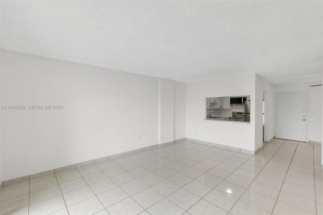 6130 W 19th Ave 305, Hialeah, FL 33012