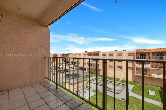 6130 W 19th Ave 305, Hialeah, FL 33012