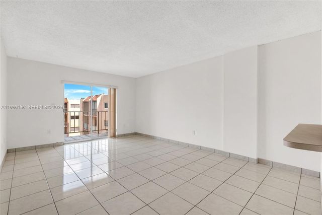 6130 W 19th Ave 305, Hialeah, FL 33012