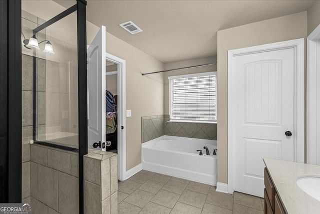 1187 Kingston Hill Drive, Loganville, GA 30052