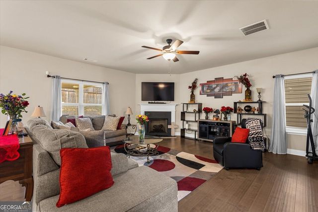 1187 Kingston Hill Drive, Loganville, GA 30052