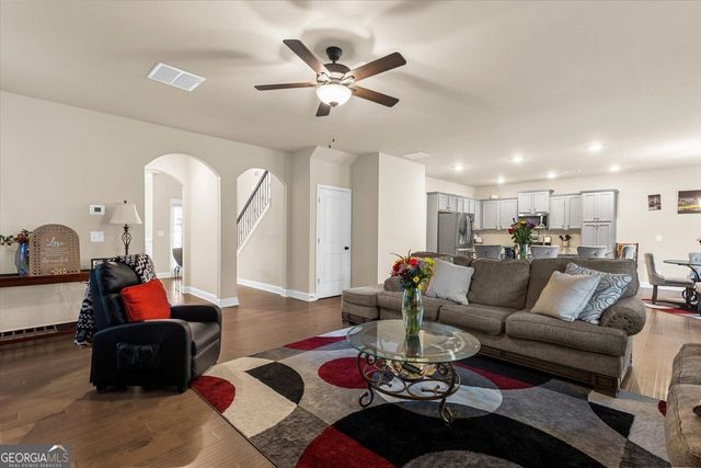 1187 Kingston Hill Drive, Loganville, GA 30052