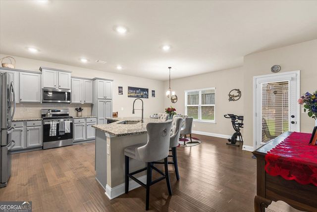 1187 Kingston Hill Drive, Loganville, GA 30052