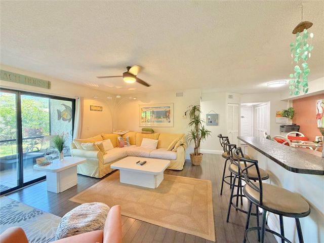 2087 HUNTERS GLEN DRIVE 112, Dunedin, FL 34698