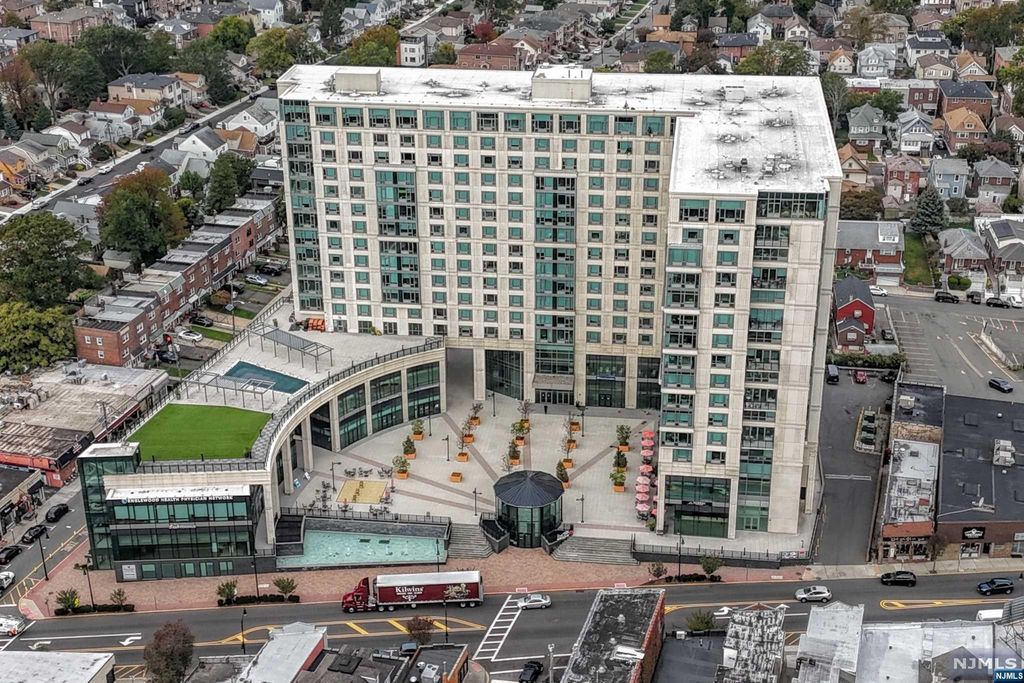 695 Anderson Avenue 685-Suite 10, Cliffside Park, NJ 07010