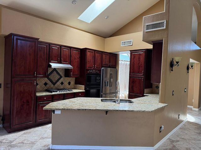 6602 W Molly Lane, Phoenix, AZ 85083