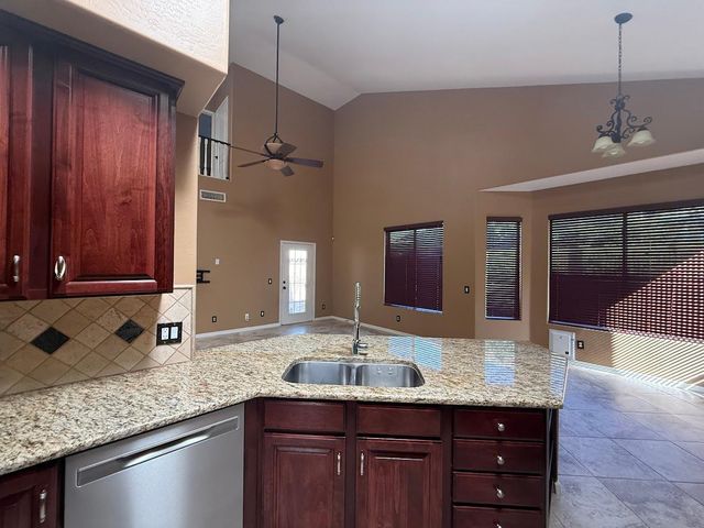 6602 W Molly Lane, Phoenix, AZ 85083