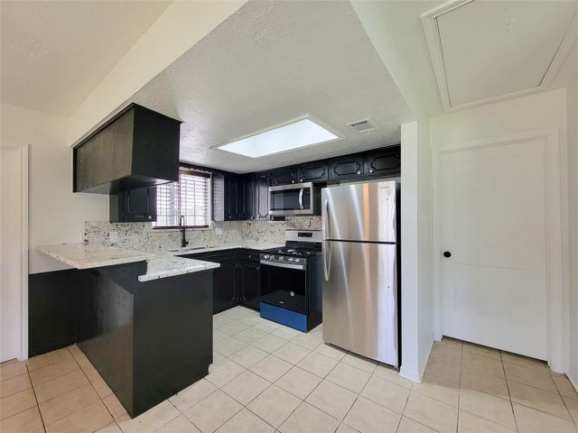 10614 Bainbridge Street, Houston, TX 77016
