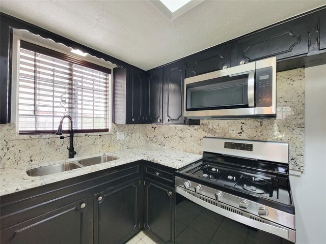 10614 Bainbridge Street, Houston, TX 77016