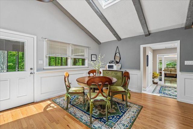 98 CLIFF LN, Bluemont, VA 20135