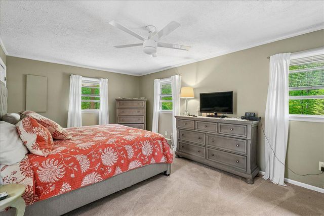 98 CLIFF LN, Bluemont, VA 20135