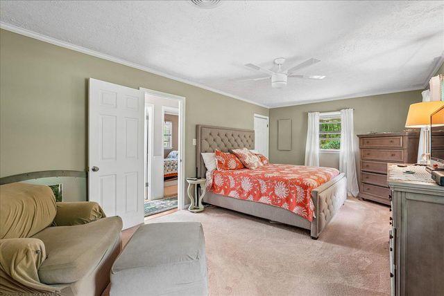 98 CLIFF LN, Bluemont, VA 20135