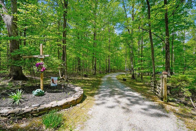 98 CLIFF LN, Bluemont, VA 20135
