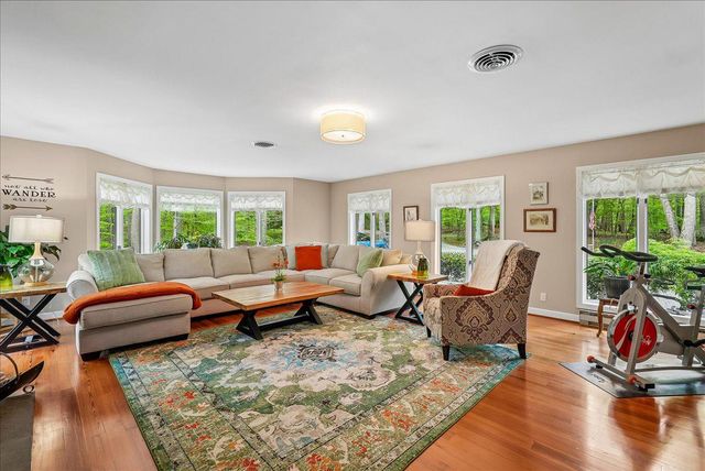 98 CLIFF LN, Bluemont, VA 20135