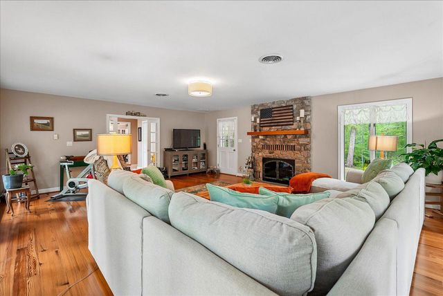98 CLIFF LN, Bluemont, VA 20135