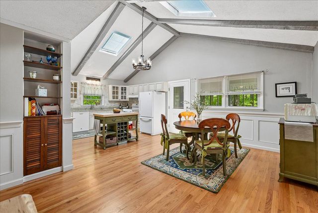 98 CLIFF LN, Bluemont, VA 20135
